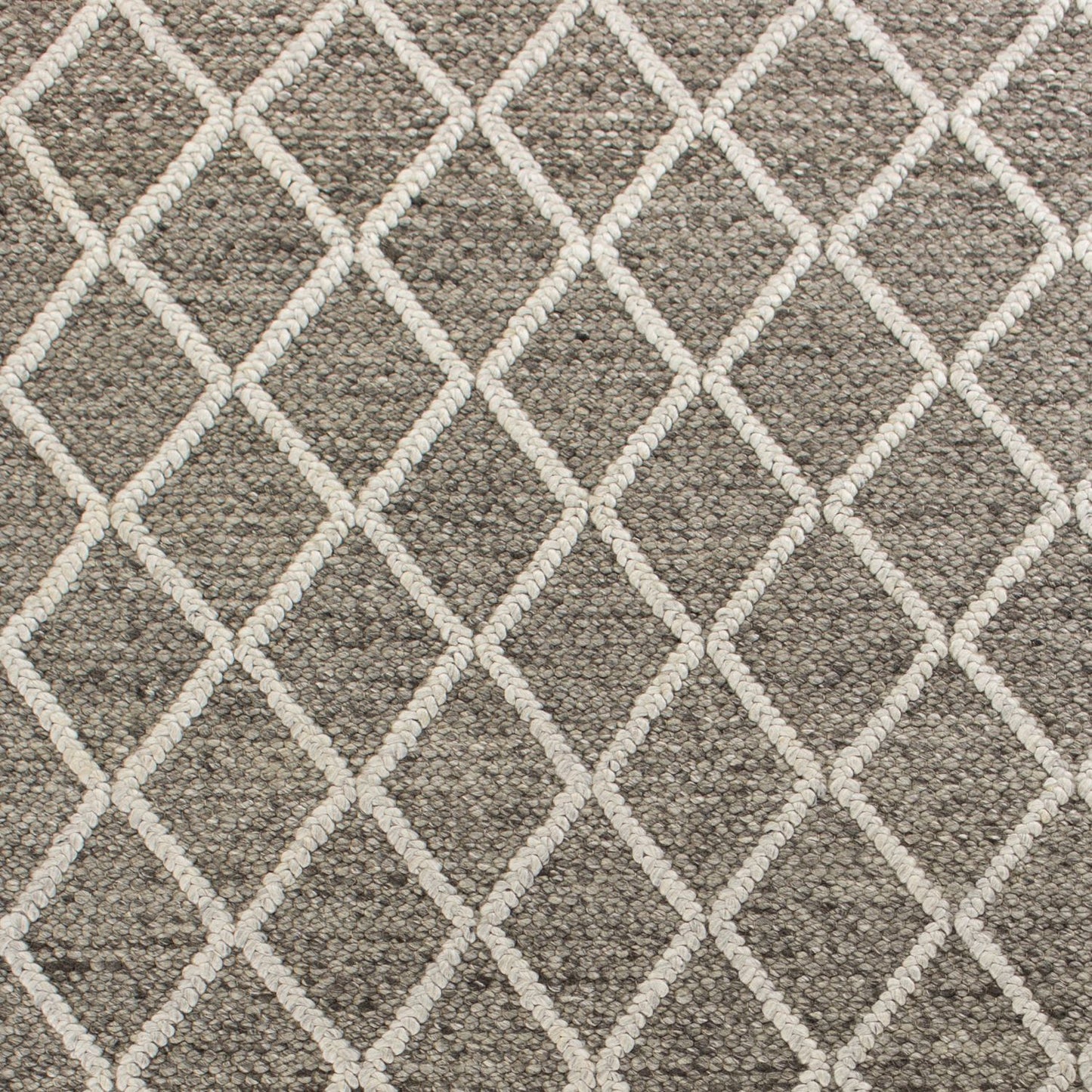 La Paz Dark Gray Diamond Handwoven Wool Rug